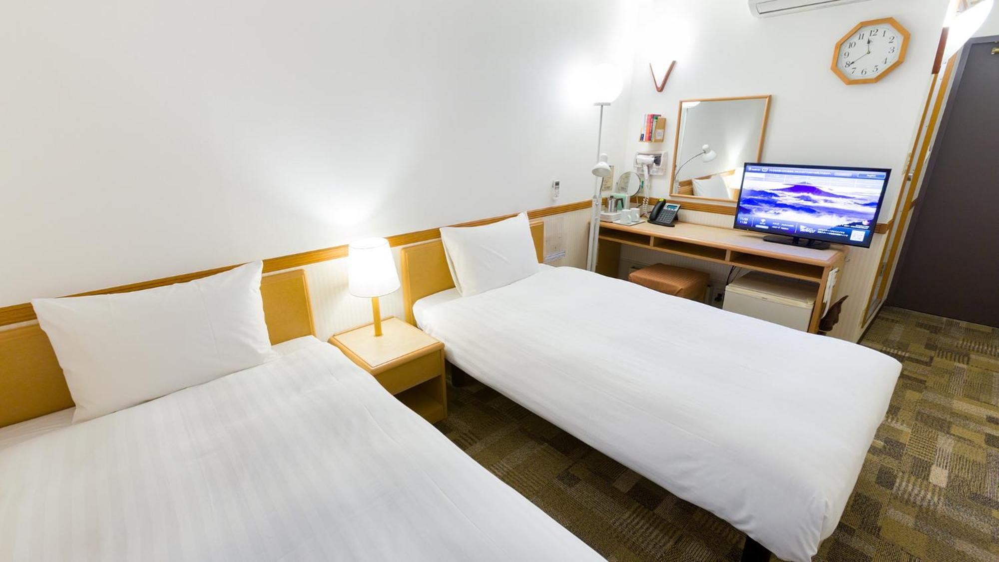 Toyoko Inn Shin-Yatsushiro Ekimae חדר תמונה