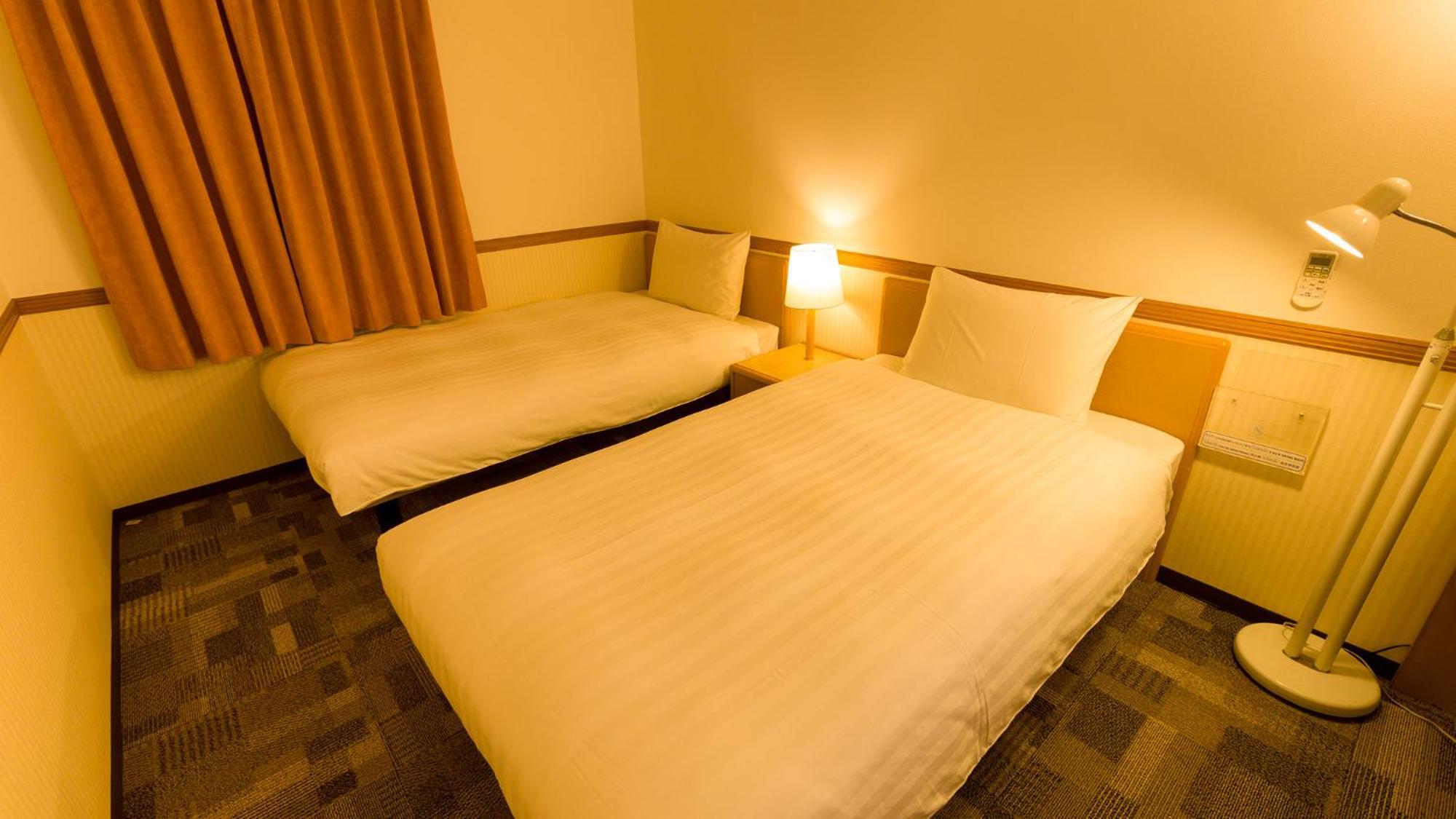 Toyoko Inn Shin-Yatsushiro Ekimae חדר תמונה