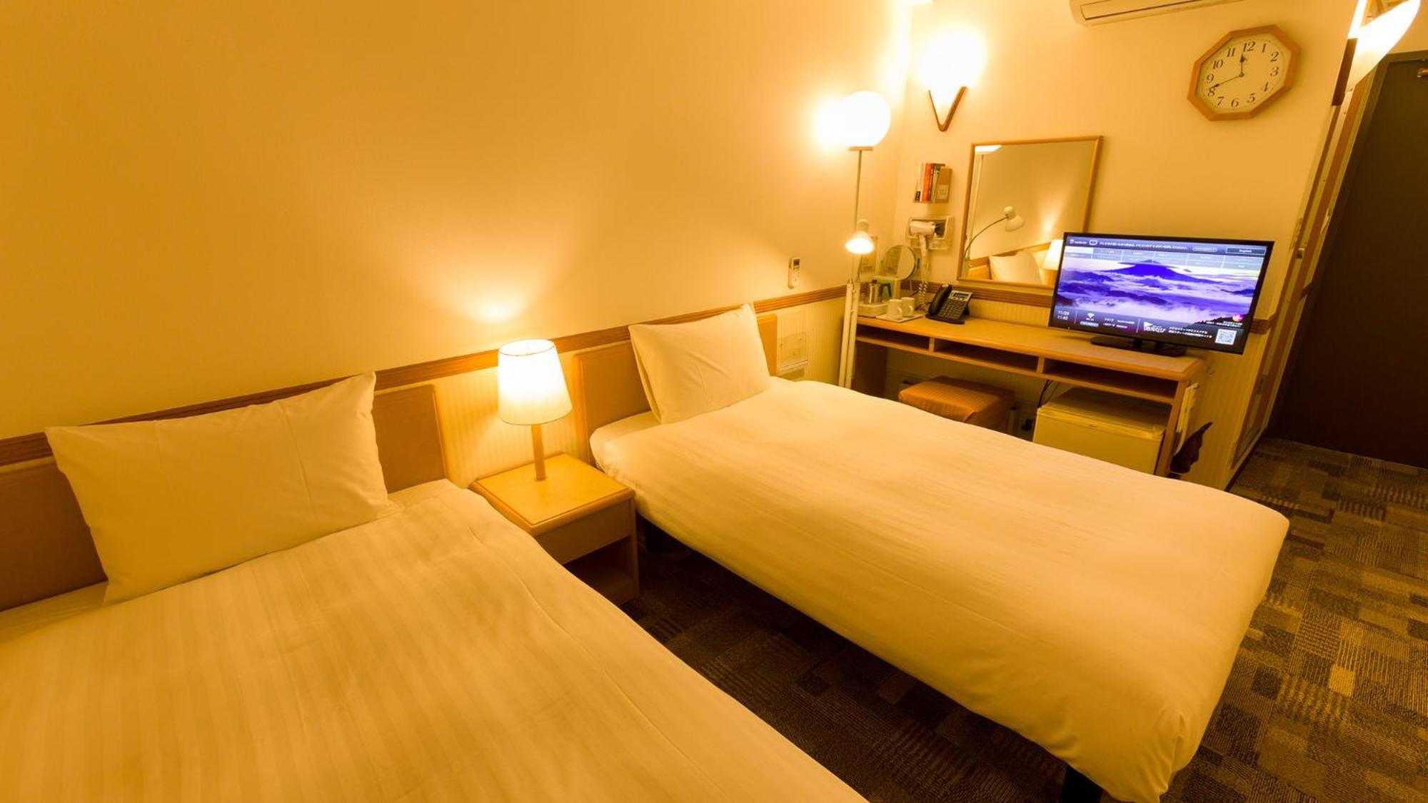 Toyoko Inn Shin-Yatsushiro Ekimae חדר תמונה